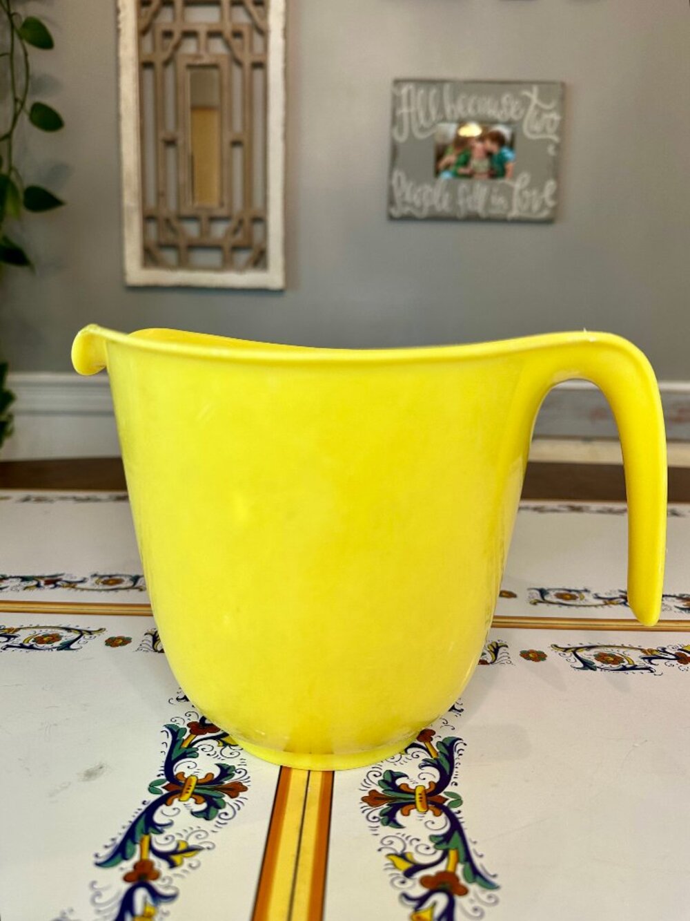 Vintage Rubbermaid 6-Cup "Grip & Mix" Batter Bowl